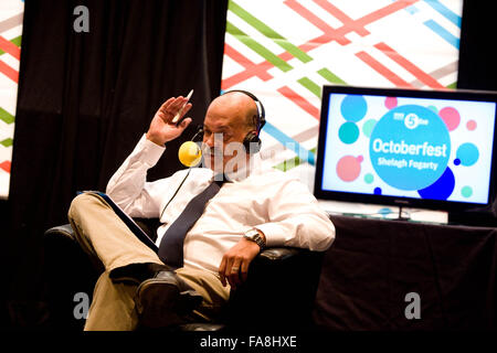 BBC Radio 5 Live Oktoberfest in Sheffield Freitag John Pienaar Stockfoto