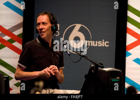 BBC Radio 5 Live Oktoberfest in Sheffield Donnerstag Steve Lamacq Stockfoto