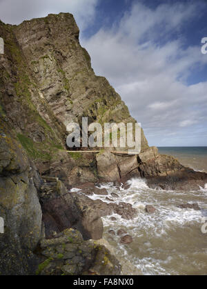 Die Klippen bei der Gobbins auf die Islandmagee Halbinsel, County Antrim, Nordirland. Stockfoto