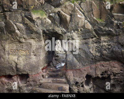 Fels gehauenen Stufen auf dem Küstenpfad an der Gobbins auf die Islandmagee Halbinsel, County Antrim, Nordirland. Stockfoto