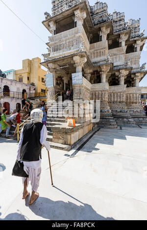 Jagdish Tempel in Rajasthan ist eine große, aktive Tempel mit aufwendigen Schnitzereien für die Sandsteinmauern Stockfoto