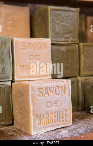 72 % ist Pétanque einen Seifenladen befindet sich im Stadtteil Panier von Marseille, Frankreich. Es ist im Besitz von Philippe Chailloux. Stockfoto