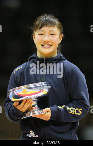 Nd Yoyogi Gymnasium, Tokio, Japan. 23. Dezember 2015. ERI Tosaka, 23. Dezember 2015 - Ringen: Alle Japan Wrestling Championship Award Ceremony am 2. Yoyogi Gymnasium, Tokio, Japan. Bildnachweis: YUTAKA/AFLO SPORT/Alamy Live-Nachrichten Stockfoto