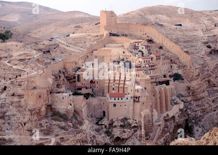 Blick auf die Griechisch-orthodoxe Kloster des Heiligen Lavra des Heiligen Sabbas, in Syriac als Mar Saba in der Judäischen Wüste Juda oder Westjordanland Israel bekannt Stockfoto