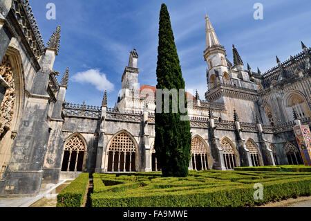 Portugal: Terrasse des gotischen Kreuzgangs im Kloster Santa Maria da Vitoria von Batalha Stockfoto