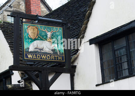 Das White Hart Pub Schild. Castle Combe, Wiltshire, England Stockfoto