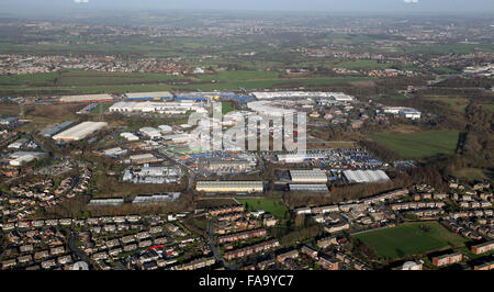 Luftaufnahme des Birstall Shopping Park, Ausfahrt 27, M62, West Yorkshire, Großbritannien Stockfoto