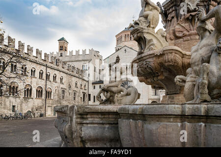 Detail von der Neptun-Brunnen auf dem Cathedral Square, Trento, Italien Stockfoto