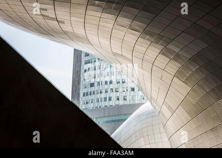 Detail, Dongdaemun Design Plaza, Seoul, Südkorea. Offiziell eingeweiht, am 21. März 2014, hat Dongdaemun Design Plaza s Stockfoto