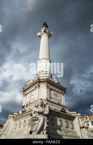 Säule mit Statue von Pedro Pombaline im Zentrum von Lissabon portugal Stockfoto