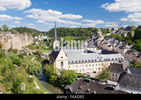 Neumünster Abbey im Stadtteil Grund hinter ehemaligen Festungsmauer, UNESCO-Weltkulturerbe, Luxemburg-Stadt Stockfoto