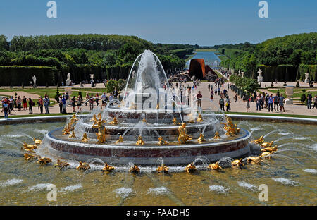 Latona-Brunnen im Schlossgarten, Schloss Versailles, UNESCO-Weltkulturerbe, Versailles, Yvelines Stockfoto