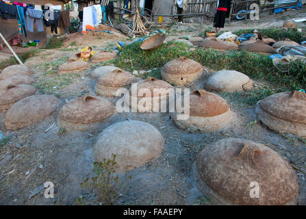 Äthiopien, Addas Abeba, Dezember 6,2013. Ofen für traditionelle äthiopische Brot - äthiopische Injera in Äthiopien, Addis Abeba, Decemb Stockfoto