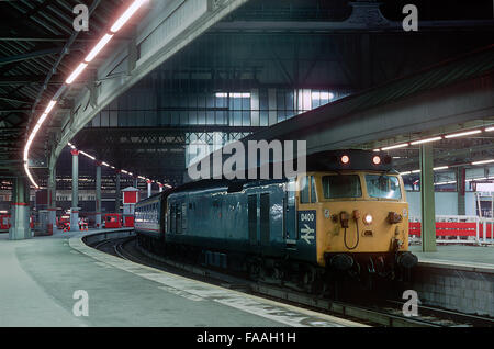 Class 50 Diesel Lokomotive Nummer 50050/D400 wartet von London Waterloo auf dem 10. Januar 1992 zu verlassen. Stockfoto