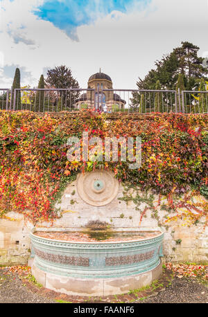 Brunnen und Pavillon im maurischen Stil in den Zoologisch-Botanischen Garten Wilhelma, Stuttgart, Baden-Württemberg, Keim Stockfoto