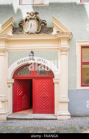 Restaurant Hirsch & Greif in einem historischen Gebäude in der Altstadt von Esslingen, Baden-Württemberg, Deutschland Stockfoto