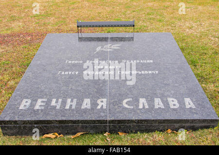 Volgograd, Russland - 5. November 2015: eine Gedenktafel zu Ehren des Helden der Russischen Föderation Sergeant Hanus G. Theodosius, Stockfoto