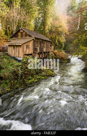Der Cedar Creek Grist Mill im US-Bundesstaat Washington. Stockfoto