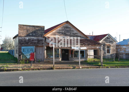 Die verfallenen Eckspeicher Junee New South Wales Australien. Stockfoto