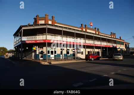 Die klassischen Commercial Hotel (um 1915) befindet sich in der Railway Square Bezirk Junee NSW Australia Stockfoto