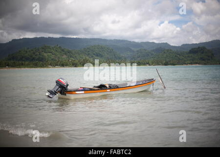 Papua, Indonesien. 15. Mai 2015. Schnellboote in der Bordertown Vanimo jenseits der Grenze von West-Papua in Papua New Guinea.The Bordertown Vanimo in Papua-Neu-Guinea ist ein wichtiger Umschlagplatz für West Papua ist Flucht vor Verfolgung zurück nach Hause. Benachbarten Papua-Neu-Guinea hat rund 10,000 West Papua Flüchtlinge. Fast alle geflohen politischen Verfolgung durch die indonesische Armee. © Rohan Radheya/ZUMA Draht/Alamy Live-Nachrichten Stockfoto