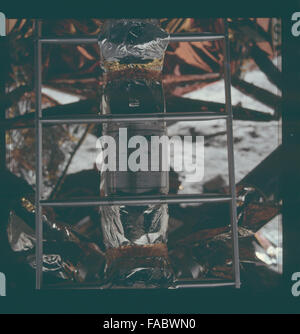 Dies ist das vollständige, unbearbeitete Fotoarchiv der Apollo 11-Mission, das Schlüsselmomente der ersten Mondlandung der Menschheit im Jahr 1969 zeigt. Die Astronauten Neil Armstrong, Buzz Aldrin und Michael Collins schrieben Geschichte mit ihrer Reise an Bord der Saturn-V-Rakete, landeten auf der Mondoberfläche und sammelten während der EVA wichtige Daten. Dieses Archiv enthält ikonische Bilder des Eagle Lunar Moduls und der Mondwege. Stockfoto