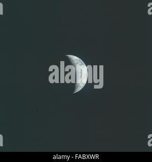 Dieses vollständige, unbearbeitete Fotoarchiv der historischen Apollo-11-Mission enthält Bilder der ersten erfolgreichen Mondlandung im Jahr 1969. Die Astronauten Neil Armstrong und Buzz Aldrin führten den ersten Mondspaziergang durch, während Michael Collins im Mondumlauf blieb. Die Mission an Bord des Mondmoduls „Eagle“ markierte die ersten Schritte der Menschheit auf dem Mond und zeigte entscheidende Momente wie die Mondoberfläche und die amerikanische Flagge. Stockfoto