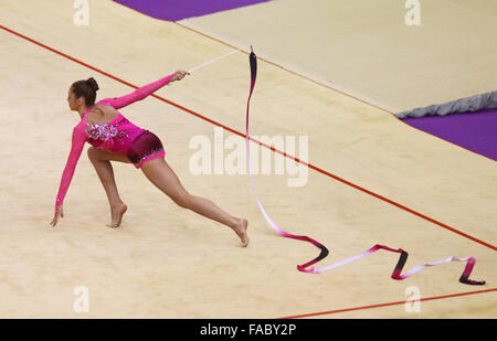 Kiew, UKRAINE - 17. März 2012: Mariya Mateva Bulgariens führt während Deriugina Cup (WM rhythmische Gymnastik) am 17. März 2012 in Kiew, Ukraine Stockfoto