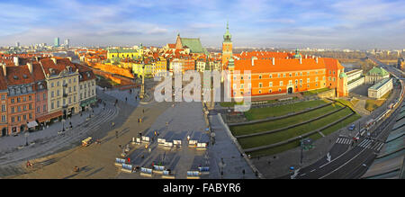 Panorama Blick auf die Altstadt Marktplatz (Plac Zamkowy) in Warschau, Polen Stockfoto