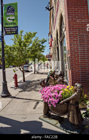 Historische Innenstadt Einkaufsviertel entlang der Lincoln Avenue in Steamboat Springs, Colorado. Stockfoto