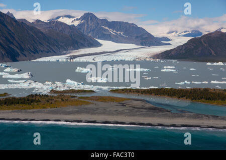 Brandung vor der Bär Gletscherlagune, Kenai Fjords National Park, in der Nähe von Seward, Alaska. Stockfoto