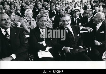 1980 - US-Vizepräsident Nelson Rockefeller besucht Frankfurt und Berlin seit zwei Tagen kamen die amerikanischen Vizepräsidenten Nelson Rockefeller - begleitet von seiner Frau '' Happy'' - in der Bundesrepublik Deutschland. Er besuchte Berlin und auch Frankfurt/Main, wo in der berühmten Paulskirche wurde wegen der Vereinigten Staaten von Amerika eine Jubiläumsfeier statt. OPS: Helmut Kohl, nominiert Kanzlerkandidat der CDU/CSU, Bundeskanzler Helmut Schmidt, US-Vizepräsident Nelson Rockefeller und dem Präsidenten der Bundesrepublik Deutschland, Walter Scheel, (v. l.) während der festlichen Stunde in Stockfoto