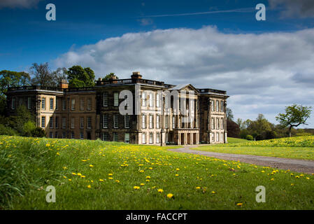 Frühling Erfassung des Haupthauses an Calke Abbey, Ticknall, Derbyshire, England. Stockfoto