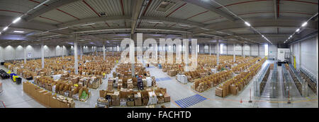 Palettenlager in der Amazon-Distribution center, Pressekonferenz, Koblenz, Rheinland-Pfalz, Deutschland Stockfoto