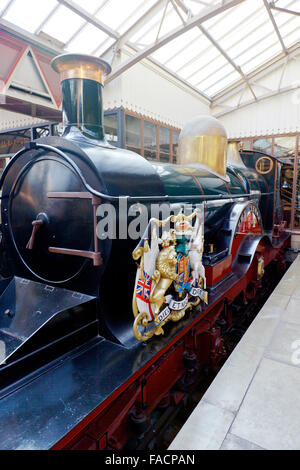 Eine Nachbildung des Ex-GWR loco "die Queen" bei Windsor Central Station, Berkshire, England, UK Stockfoto