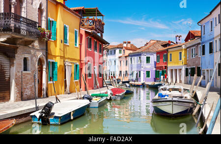 Farbige Häuser auf Burano in der Nähe von Venedig, Italien (Lagune Insel Burano) Stockfoto