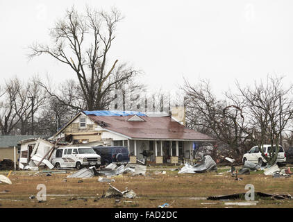 Princeton, Texas, USA. 27. Dezember 2015. Am Abend des 26. Dezember verwüstet in North Texas Stadt von Wylie von einem Tornado. Einer von zwei Häusern durch die Hinterlassenschaften von Mutter Natur Gewalt zerstört. © Hoss Mcbain/ZUMA Draht/Alamy Live-Nachrichten Stockfoto