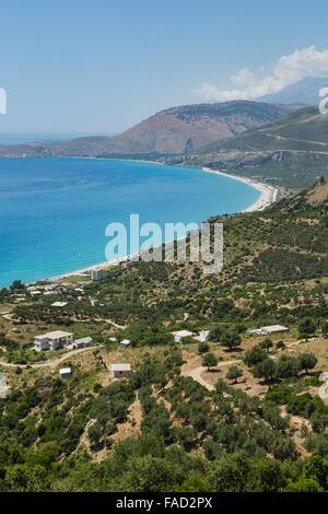 Albanien.  Albanische Riviera.  Bunec Strand von in der Nähe von Piqeras gesehen. Stockfoto