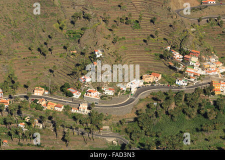 Ein Foto von einer kurvenreichen Straße im Valle Gran Rey in La Gomera, Kanarische Inseln, Spanien. Stockfoto