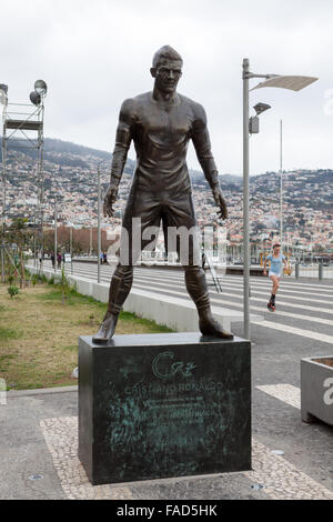 Statue von Cristiano Ronaldo im Hafen seiner Heimatstadt. Funchal, Madeira Stockfoto