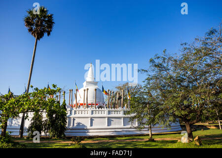 Thuparama Dagoba, heilige Stadt Anuradhapura, UNESCO World Heritage Site, Nord-Zentralprovinz in Sri Lanka Asien Stockfoto