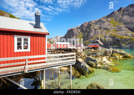 Traditionelle rote Fischer Hütten Rorbu, Lofoten Island, Norwegen Stockfoto