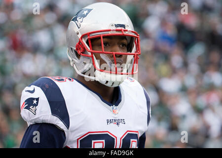 East Rutherford, New Jersey, USA. 27. Dezember 2015. New England Patriots defensive zurück Brandon König (36) blickt auf in der NFL-Spiel zwischen den New England Patriots und die New York Jets MetLife Stadium in East Rutherford, New Jersey. Die New York Jets gewann 26-20. Christopher Szagola/CSM/Alamy Live-Nachrichten Stockfoto