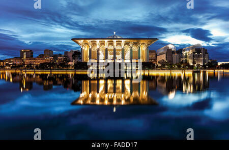 Die Tuanku Mizan Zainal Abidin-Moschee in Putrajaya, Malaysia. Stockfoto