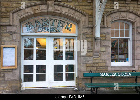 Äußere tauschen Bücher Second-Hand Buchladen ehemaliger Bahnhof in Alnwick, Northumberland Stockfoto