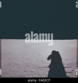 Das ist das komplette unbearbeitete Fotoarchiv von Apollo 12, der sechsten bemannten Mission des Apollo-Programms der NASA. Es enthält Bilder der Besatzung – Charles Conrad, Richard Gordon und Alan Bean – zusammen mit dem Command/Service Module, der Mondoberfläche, dem Spritzwasser und den Raumwanderungen während ihrer Mission zum Mond im Jahr 1969. Die Mission fand in der Mondregion Ocean of Stürms statt und war ein wichtiger Erfolg im Weltraumrennen. Stockfoto