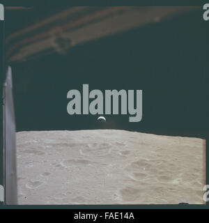 Dieses unberührte Fotoarchiv von Apollo 12 enthält Bilder von der zweiten bemannten Mondlandung mit den Astronauten Charles Conrad, Richard Gordon und Alan Bean. Die Mondlandung der Mission im November 1969 konzentrierte sich auf das Surveyor 3-Raumschiff, und die Besatzung führte verschiedene Aufgaben aus, darunter die Erforschung der Mondoberfläche und geologische Studien. Stockfoto