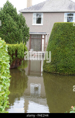 Lancaster, UK. 28. Dezember 2015. Croftlands Caravan Park und Haus überschwemmt nach Überschwemmungen in North West Lancashire am 28. Dezember 2015 Credit: Martin Bateman/Alamy Live News Stockfoto