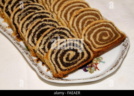 Beigli ist die berühmte traditionelle ungarische Weihnachtskuchen Stockfoto