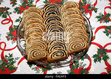 Beigli ist die berühmte traditionelle ungarische Weihnachtskuchen Stockfoto